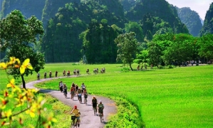 From Hanoi: Ninh Binh, Trang An, Bai Dinh, and Mua Cave Trip