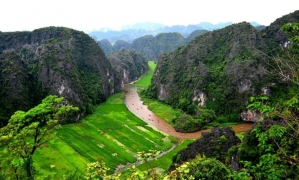 Hanoi: Ninh Binh Day Trip with Tam Coc, Hoa Lu, and Mua Cave