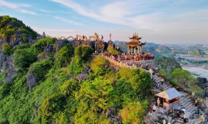 From Hanoi: Trang An Boat, Bai Dinh Pagoda, & Mua Cave Tour