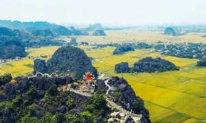 From Hanoi: Tam Coc, Hoa Lu & Mua Caves Full-Day Trip