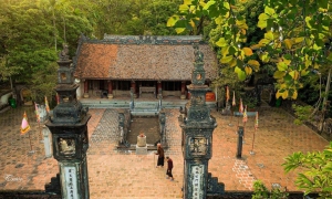 From Hanoi: 1D group tour to visit Ninh Binh - Lunch & Bus