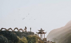 From Hanoi: Trang An Boat, Bai Dinh Pagoda, & Mua Cave Tour
