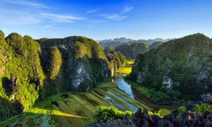 From Hanoi: Tam Coc, Hoa Lu & Mua Caves Full-Day Trip