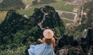 From Hanoi: Trang An Boat, Bai Dinh Pagoda, & Mua Cave Tour