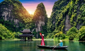 From Hanoi: Trang An Boat, Bai Dinh Pagoda, & Mua Cave Tour