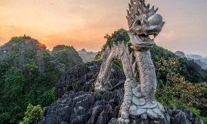 From Hanoi: Trang An Boat, Bai Dinh Pagoda, & Mua Cave Tour