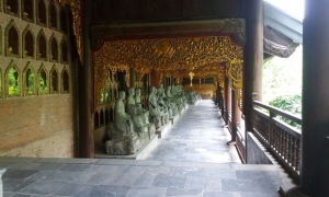 Hanoi: Hoa Lu, Trang An Caves, & Mua Cave Day Trip and Lunch