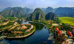 From Hanoi: Tam Coc, Hoa Lu & Mua Caves Full-Day Trip