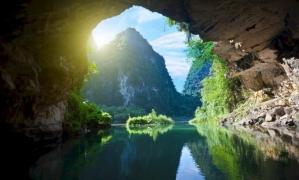 Hanoi: Ninh Binh Day Trip with Tam Coc, Hoa Lu, and Mua Cave